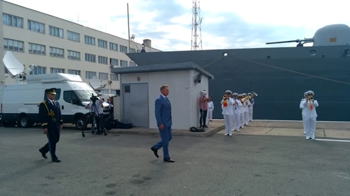 
    Klaus Iohannis și Ludovic Orban, prezenți la Ziua Marinei Foto News.ro  