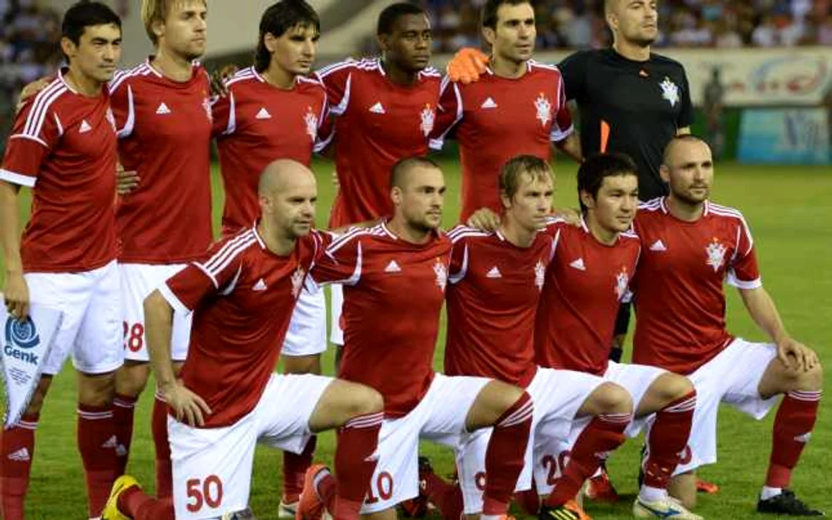 Jucătorii lui Aktobe, înainte de returul cu Dinamo Tbilisi, echipă pe care au eliminat-o în turul doi preliminar  al Ligii Campionilor. FOTO: Reuters
