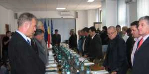 Consilierii PD-L s-au abţinut de la vot pentru concesionarea SCUT Giurgiu de către Consiliul Judeţean