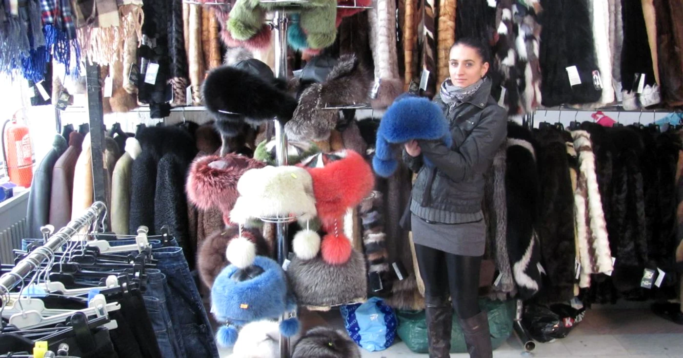 Preţul unei căciuli din blană de vulpe începe de la 250 de lei