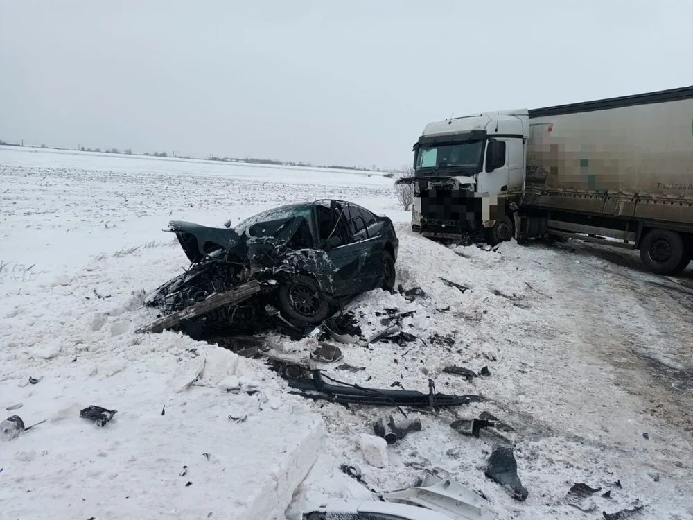 În accident au fost implicate trei autovehicule FOTO Poliția Neamț