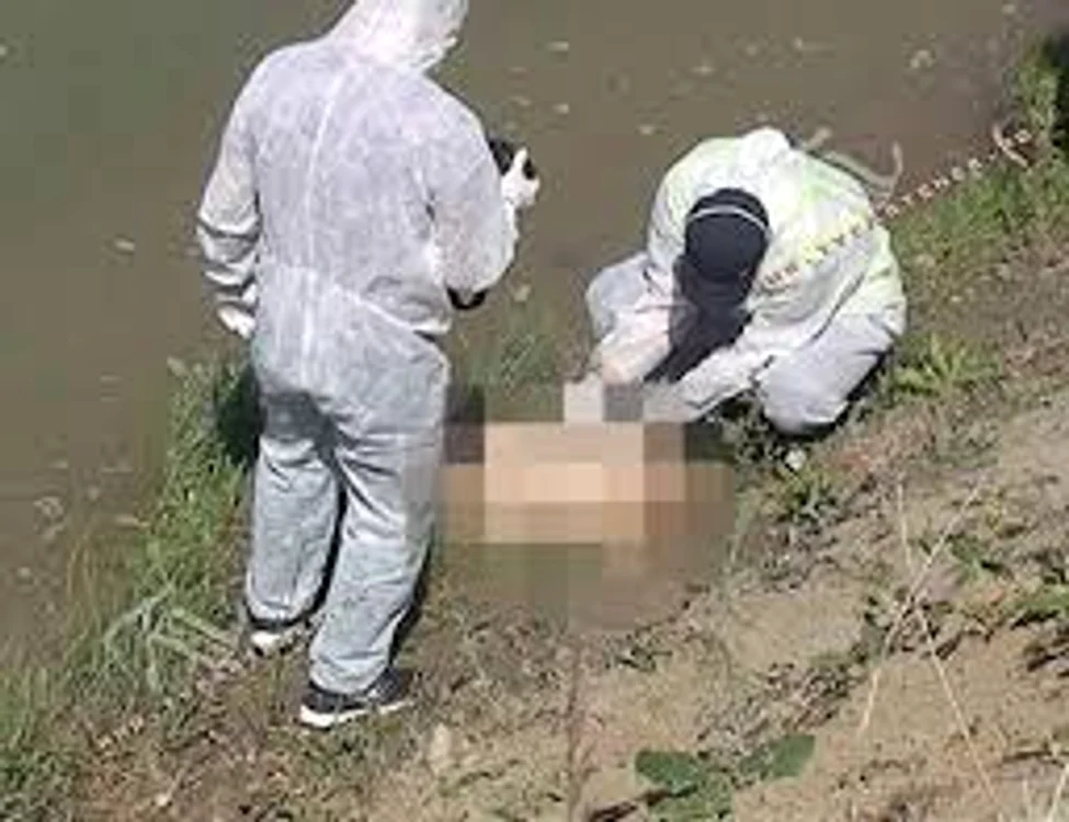 
    Criminalul şi-a decapitat colegul şi i-a aruncat capul în foc (foto: arhivă)  