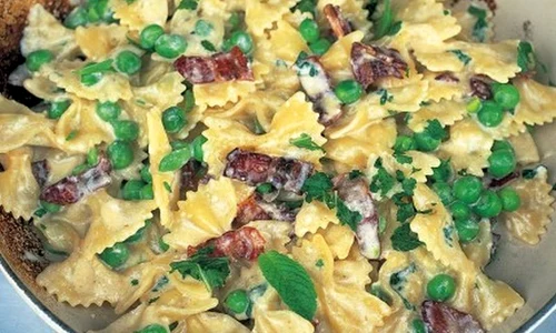 paste carbonara cu mazare jpeg