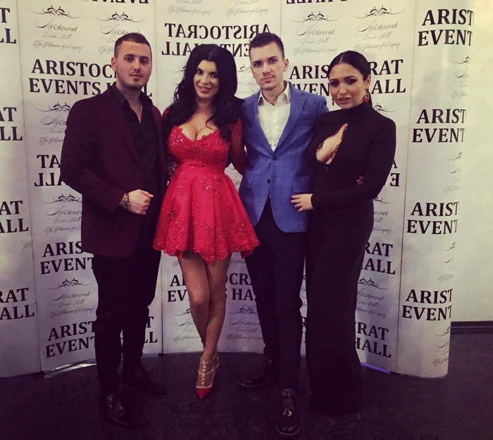 Andreea nu a ezitat să-și expună atuurile fizice nici la petrecerea de după cununie