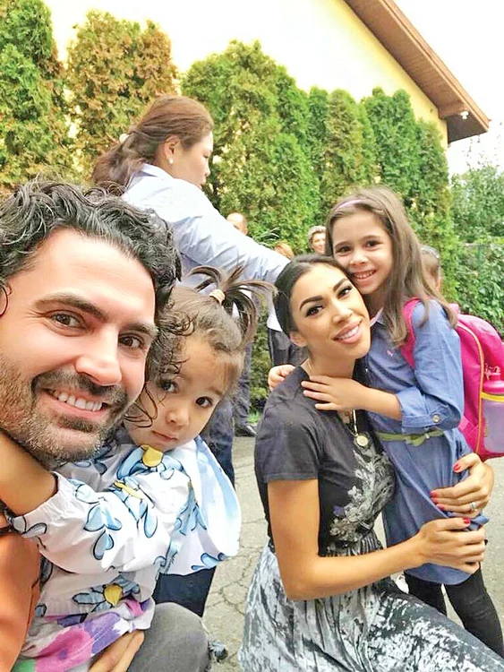 Pepe și Raluca  au împreună  două fetițe