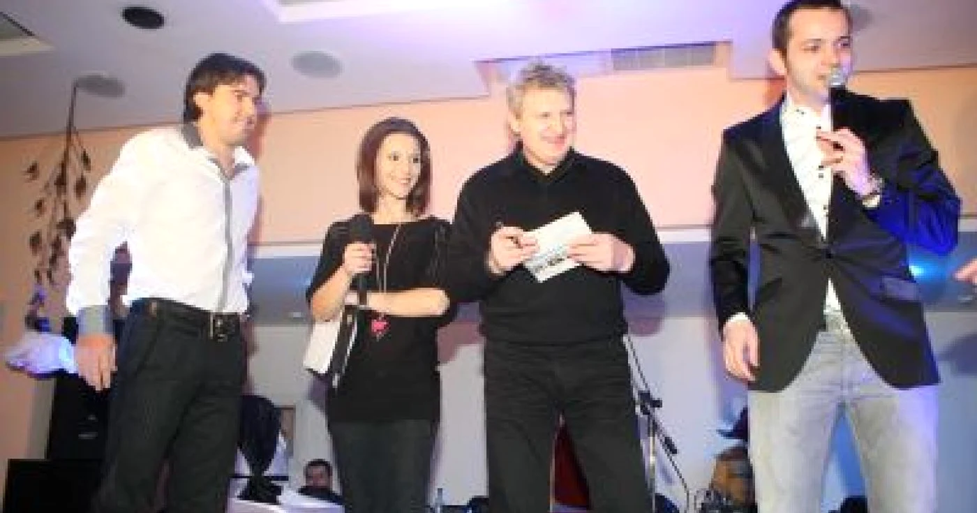 Cosmin Contra a primit discul de la Moni Bordeianu