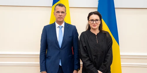 Ministrul Apărării, Ionuț Moșteanu și prim ministra Ucrainei, Yulia Svyrydenko foto facebook jpg