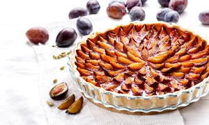 Tarta cu prune  Sursa foto shutterstock 785405857 jpg
