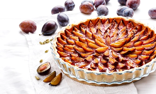 Tarta cu prune  Sursa foto shutterstock 785405857 jpg