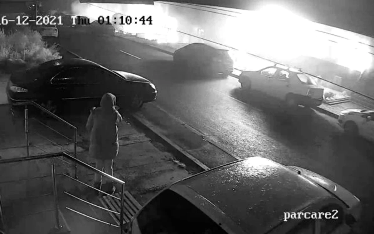 Polițiștii au identificat persoanele surprinse de camerele de supraveghere. Foto: captură video