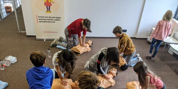 calarasi singurul loc unde copiii invata resuscitare foto loredana neghina