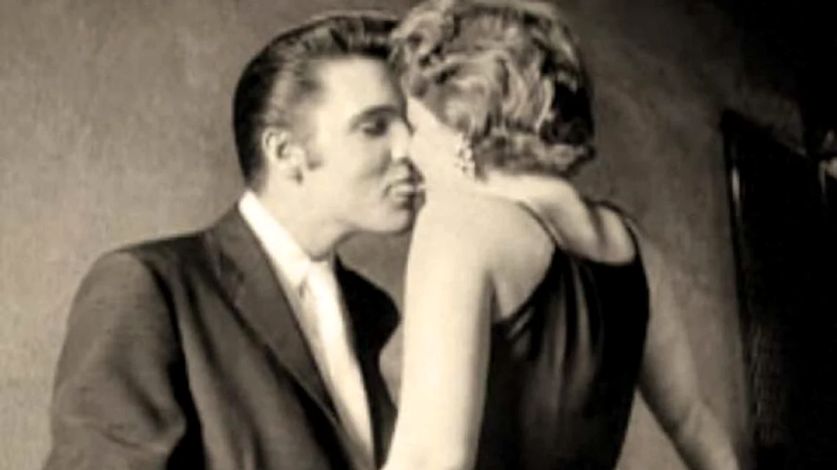 Află ce femeie a furat inima lui Elvis Presley! jpeg