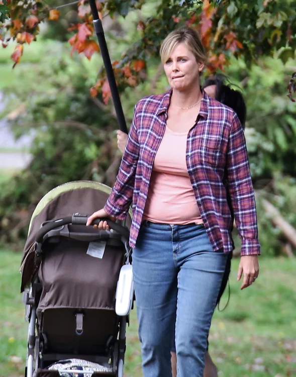 Charlize Theron Filming 'Tully' In Vancouver jpeg