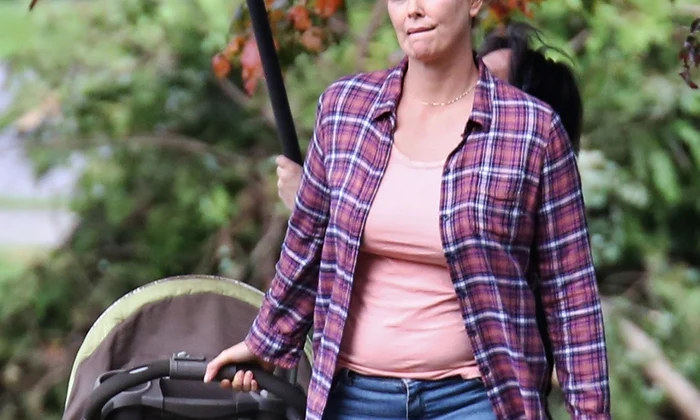 Charlize Theron Filming 'Tully' In Vancouver jpeg
