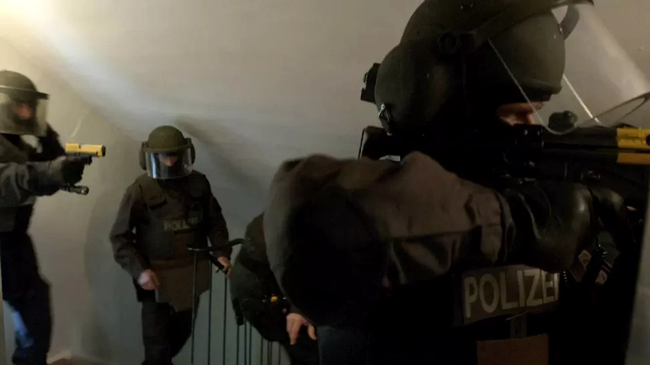 Româncă arestată în Germania, suspectată de spionaj pentru Rusia