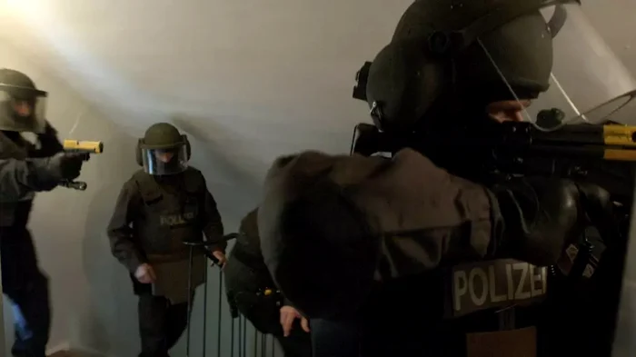 Româncă arestată în Germania, suspectată de spionaj pentru Rusia