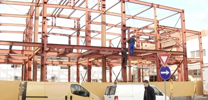 Doar structura metalică a halei a fost realizată
