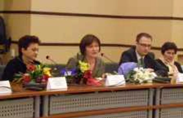 Ambasadorul Finlandei (centru) s-a întâlnit vineri cu autoritățile din Neamț