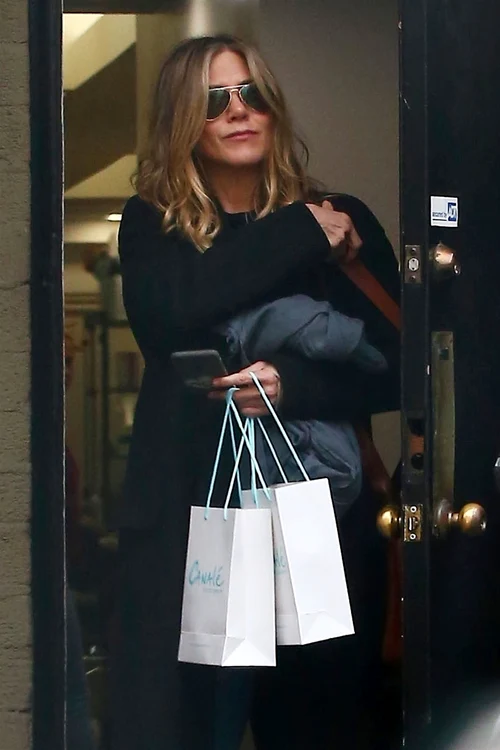 *EXCLUSIVE* Jennifer Aniston spends three hours at Canale Salon jpeg