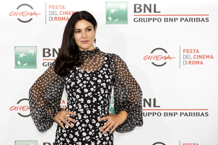 Sfaturi sexuale de la vedete: Monica Bellucci spune că arată senzaţional fiindcă face sex frecvent