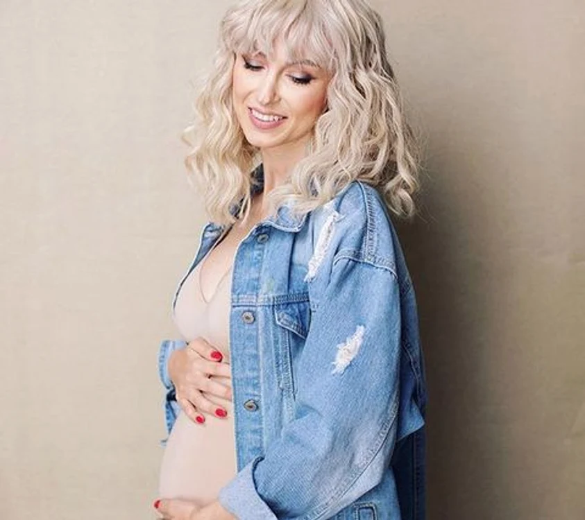 Andreea Bălan a arătat ecografia bebelușului cu care este însărcinatăFoto: Revista Unica