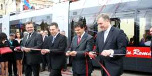 Inaugurarea primului tramvai Siemens din România, în aprilie 2008, la Oradea