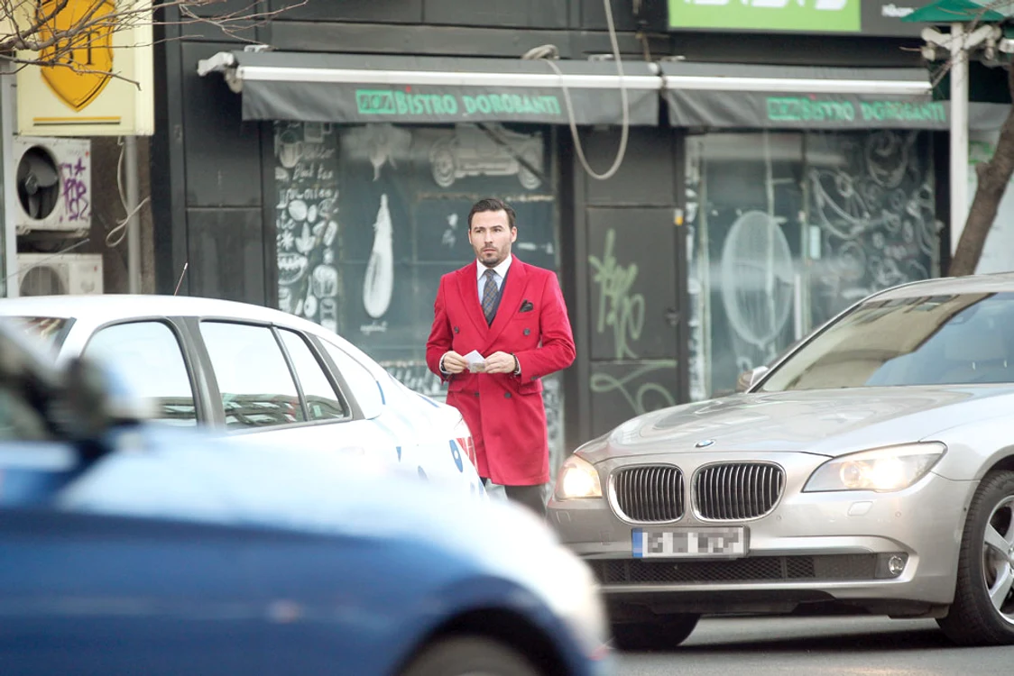 
    Adi Cristea şi-a rezolvat la bancă problemele financiare  