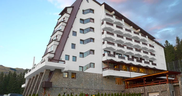 Hotelul Peştera, din Platoul Padina, are nevoie de o recepţioneră