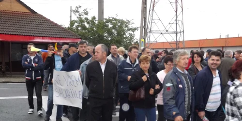 angajaţii RAAN au iesit din nou in strada FOTO Corina Macavei 