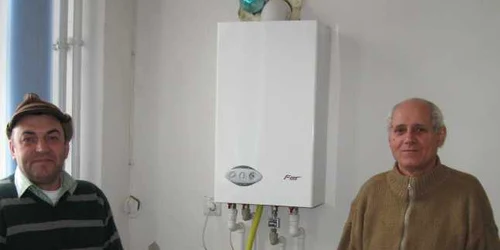 Inspectorii ARSC sunt bucuroşi că şi-au montat centrală termică şi se vor îmbrăca mai lejer