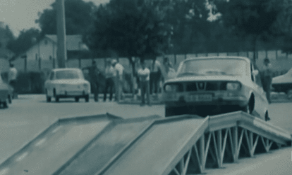 Cum se dădea în anii ’80 examenul pentru obținerea permisului auto: „90% ar pica la proba poligonului“ VIDEO 