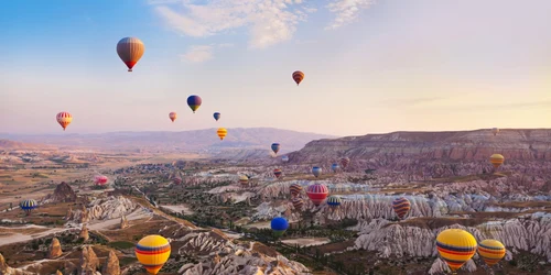 balon cu aer cald shutterstock