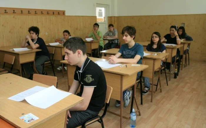 Elevii care vor să copieze nu mai au nicio şansă să copieze cu telefoanele mobile
