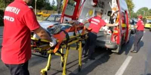 Şoferul a fost transportat în zadar la spital.