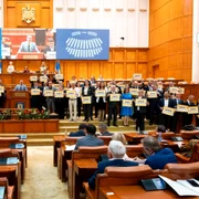 protest AUR Parlament Facebook George Simion jpg