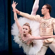 Sara Mearns și Tyler Angle, prim-balerini New York City Ballet.