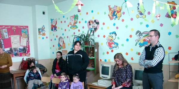Părinții și copiii, alertați de pericolul traficului de persoane