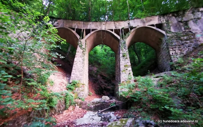 apeduct si stavilar uzina catanas govajdia foto daniel guta adevarul