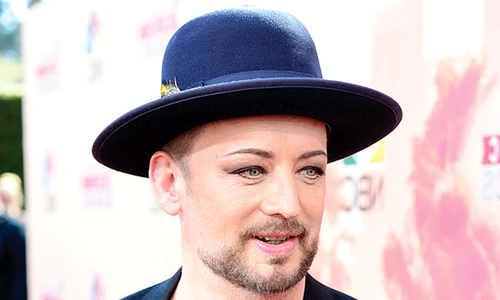 Boy George a şocat în 2009 când a sechestrat o escortă masculină jpeg