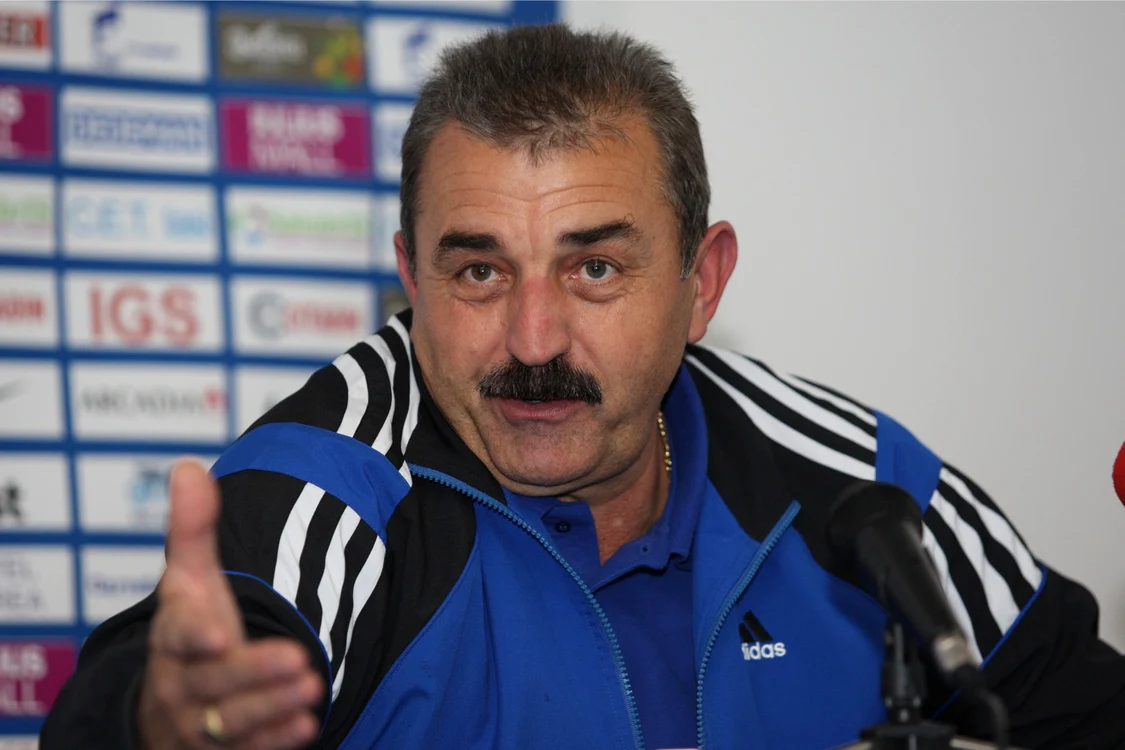 
    Ionuţ Popa  