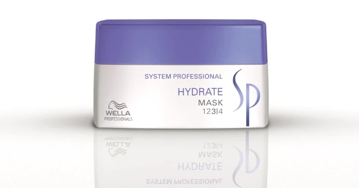 Hydrate Mask de la System Professional conferă părului hidratare de durată, nu îl încarcă şi îi oferă protecţie împotriva uscării. Preţ 99 lei.