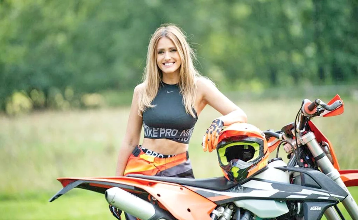 
    Iuliana este sexy şi în ţinute sport  