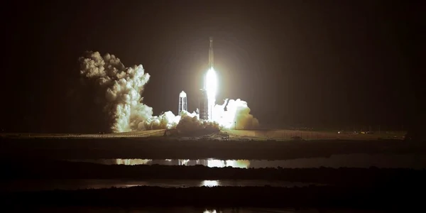 SpaceX Falcon Heavy lansare FOTO via NBC News