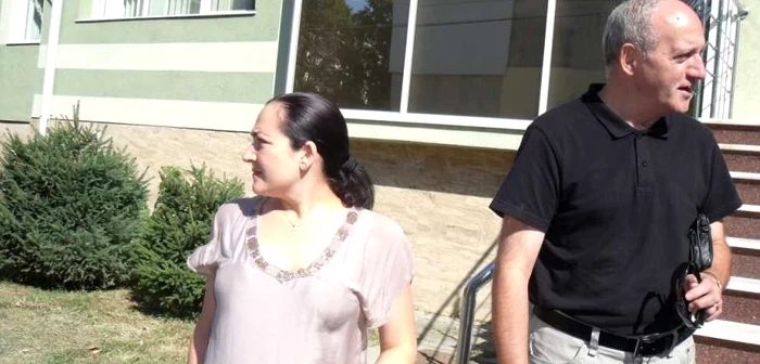 Mirela Nistor Fenechiu i-a predat temporar ştafeta lui Petru Plopeanu FOTO: Ştefan Borcea