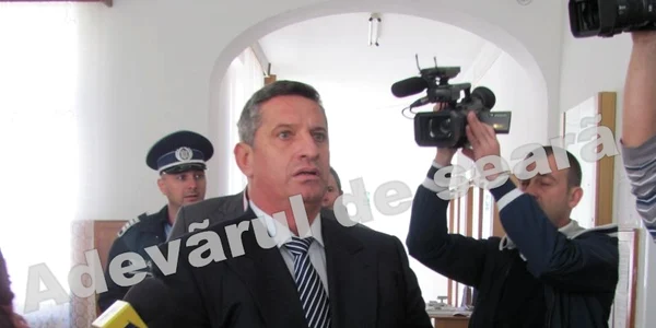 Procurorul Florin Apostu a fost dus vineri la Curtea de Apel Alba. Foto: Dorin Ţimonea