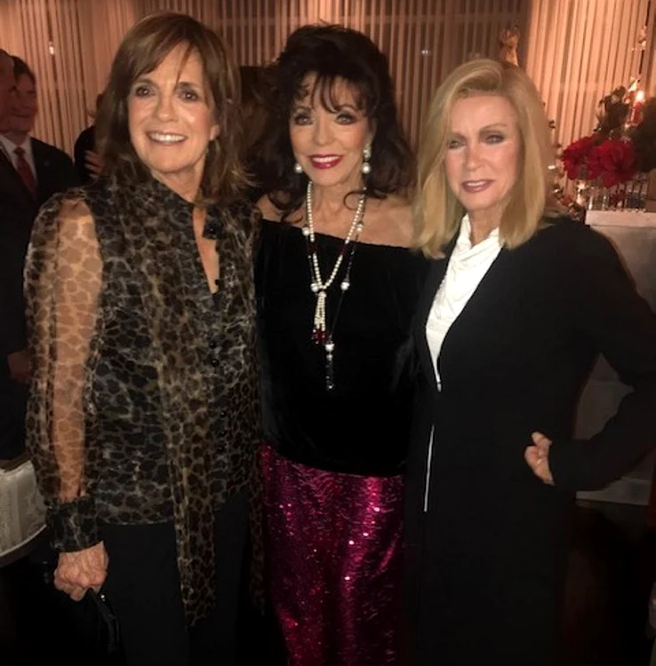 
    Trei legnede într-o singură poză: Linda Gray, 79 de ani, Joan Collins, 83 de ani și Donna Mills, 79 de anifoto Instagram  