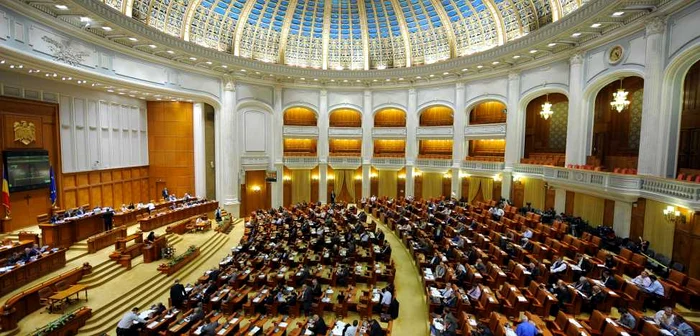 Viitorul Parlament ar putea avea peste 550 de parlamentari FOTO: Mediafax