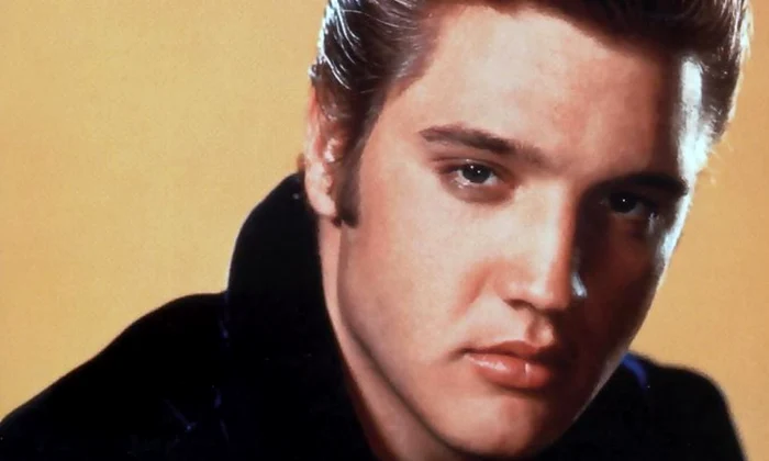 16 august: A încetat din viaţă Elvis Presley, idolul muzicii anilor '50 '60 jpeg