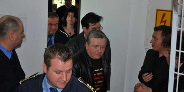 Comisarii inculpați speră să fie eliberați în ajunul sărbătorilor