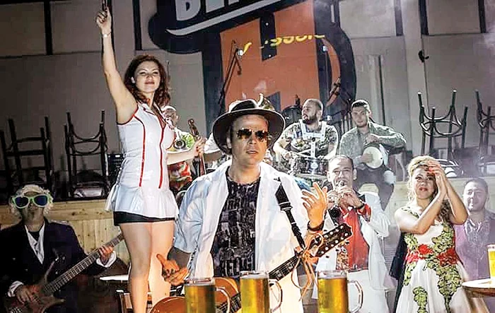 
    Dan Helciug lansează azi  varianta folclorică a piesei  ”Trăiască Berea!”Foto: Raluca Dragomir   